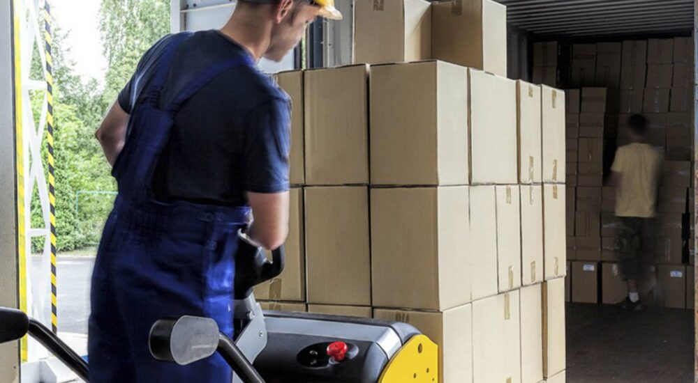 Lagerhelfer-mit-Staplerschein Lagerhelfer-mit-Staplerschein